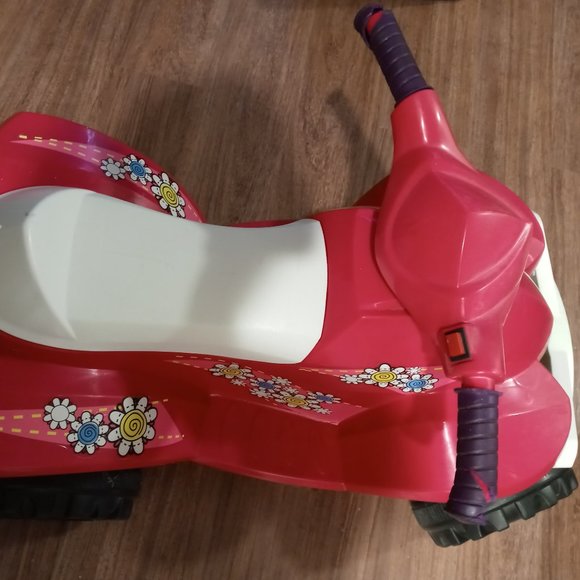 Power Wheels 4 wheeler - Picture 3 of 3